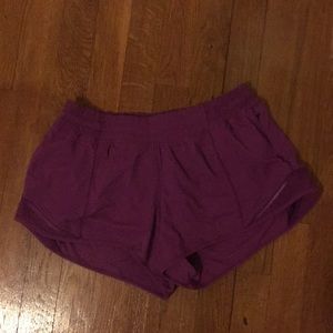 Lululemon Hotty Hot short 2.5'